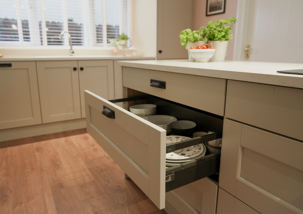 Karen and Will Home Rescue 2025 Mirano Sage Drimnagh drawers