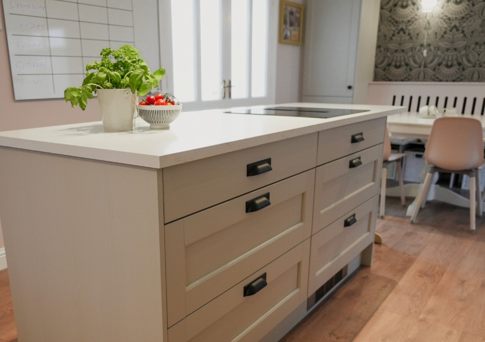 Karen and Will Home Rescue 2025 Mirano Sage Drimnagh chrome baskets