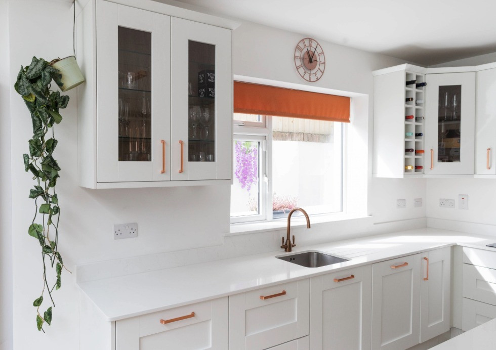 Glass Door Wall Unit - Augusta White - Eva