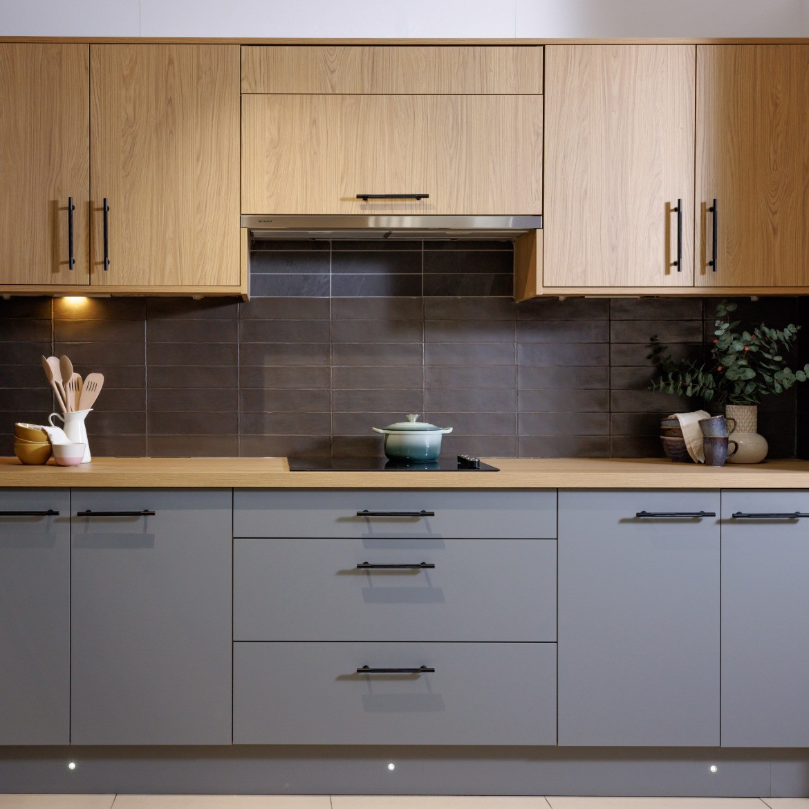 Ravello Natural Casella with Modica Dust Grey - Showroom