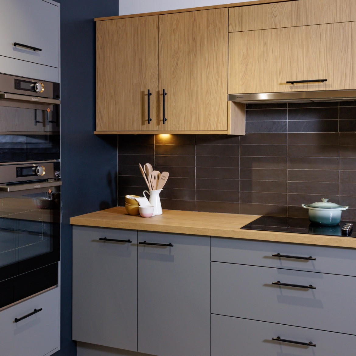 Ravello Natural Casella with Modica Dust Grey and ovens - Showroom
