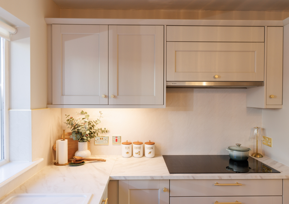 Dereham Taupe - Ceramic Hob - Telescopic Hood - Slaine Kitchen