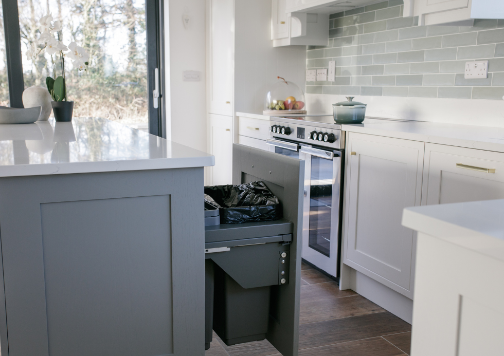Mary Hampton Integrated Bins Desktop
