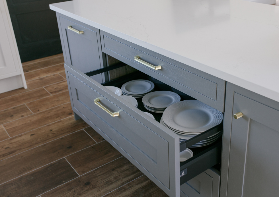 Mary Hampton Island drawer Desktop