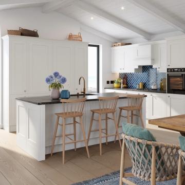 Hampton Cotton White kitchen with island and tall units